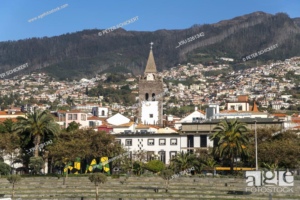 Stock Photo: city view with Cathedral Se, Funchal, Madeira, Portugal, Europe.
