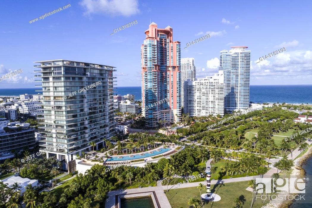 Imagen: Florida, Miami Beach, South Pointe Park, aerial overhead bird's eye view above, Apogee Condominium, Portofino, Continuum South Beach.