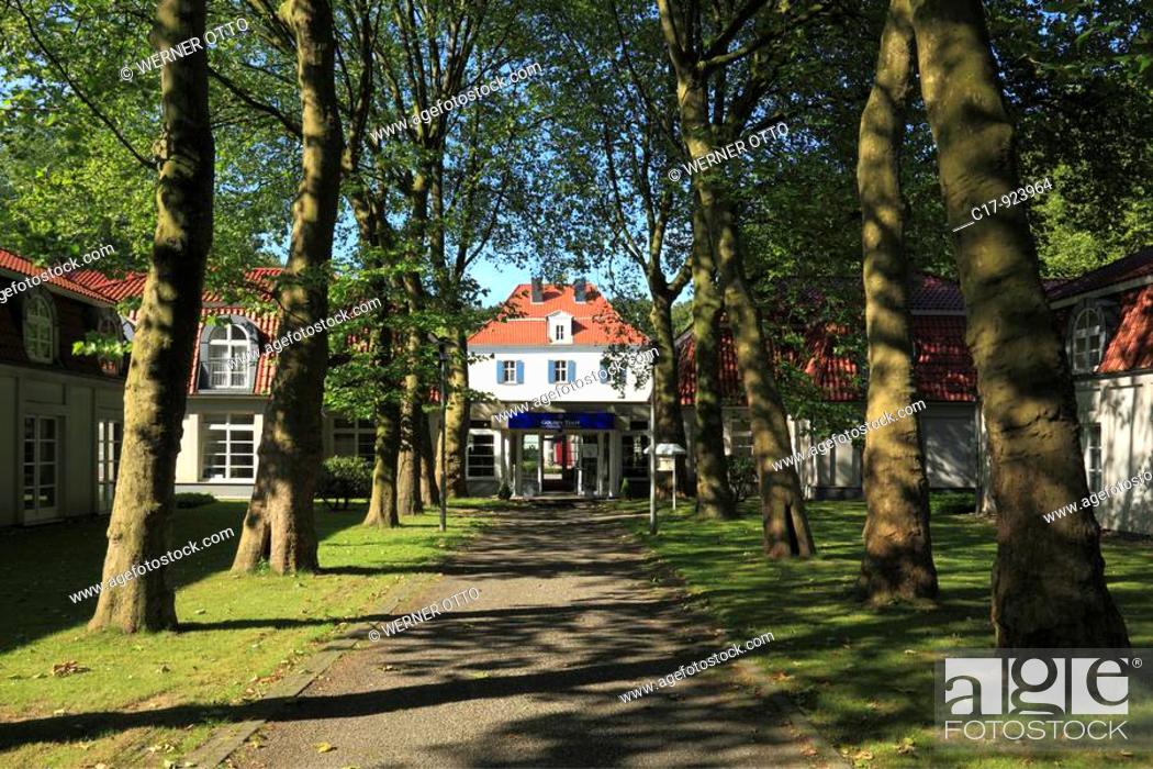 Stock Photo: Germany, Castrop-Rauxel, Ruhr area, North Rhine-Westphalia, Castle Goldschmieding, manor house, hotel, restaurant, driveway, avenue, tree-lined road.