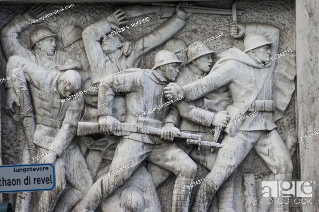 Photo de stock: Battle scene of the Italian Third Army during World War I. High-relief sculpture by Vico Consorti. Ponte Duca d'Aosta (Duke of Aosta Bridge) spanning the Tiber.