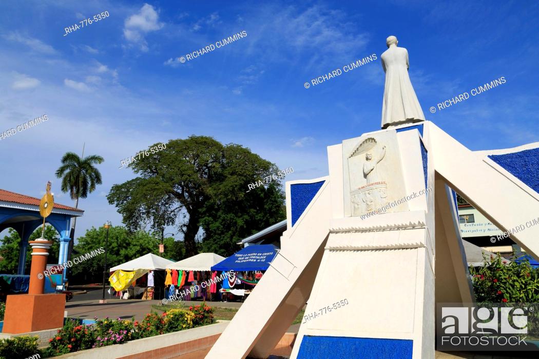 Stock Photo: Central Plaza, Corinto City, Chinandega Province, Nicaragua, Central America.