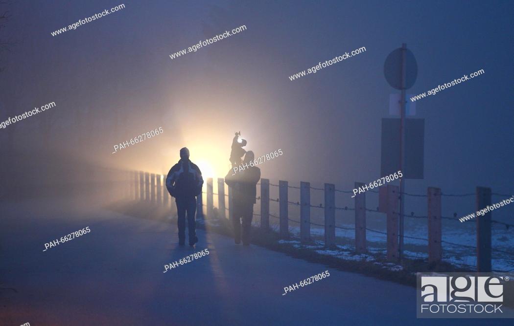 Photo de stock: Journalists wait in front of the German penitentiary facility Landsberg, in Rothenfeld, near Andechs, Bavaria, Germany, early morning 29 February 2016.