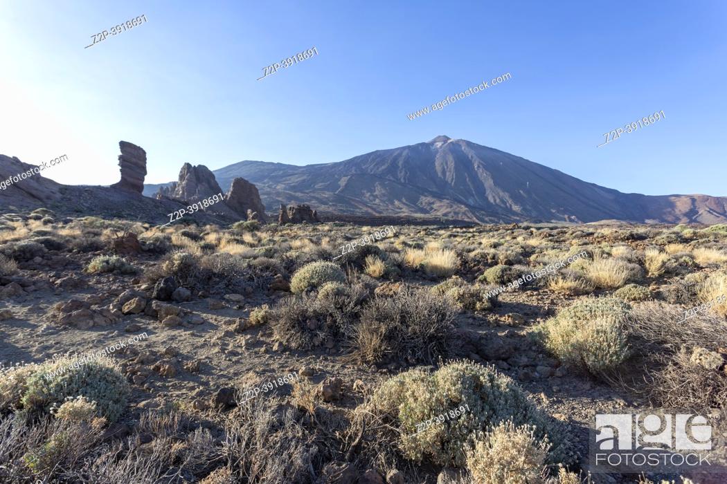 Stock Photo: Sunset seen from the Roques de Garcia viewpoint in Teide National Park, Tenerife - Spain.