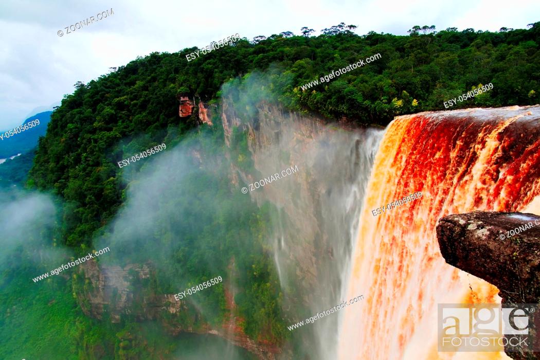Stock Photo: Kaieteur waterfall, one of the tallest falls in the world, potaro river, Guyana.
