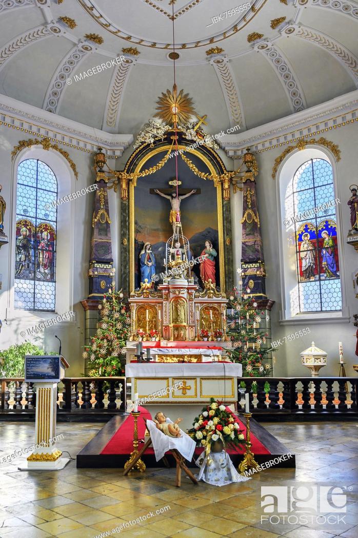 Imagen: Main altar with nativity scene scene, St. Magnus Church in Buchenberg, Allgäu, Bavaria, Germany, Europe.
