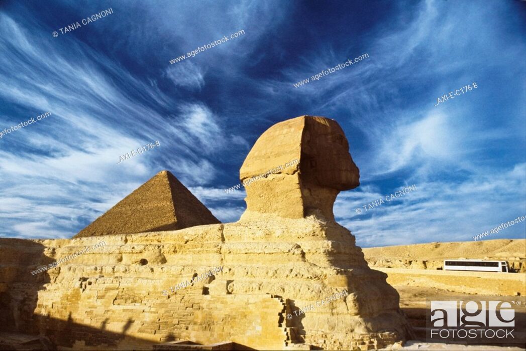 Imagen: Sphinx and pyramid at Giza.