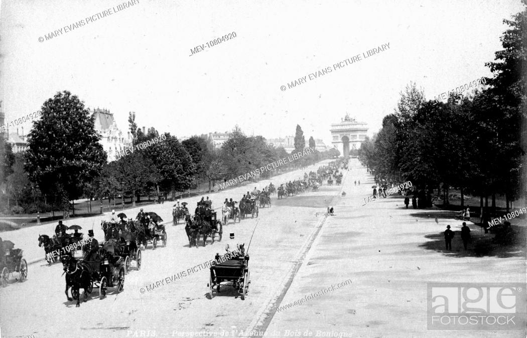 Photo de stock: Paris, France - Avenue du Bois de Boulogne.
