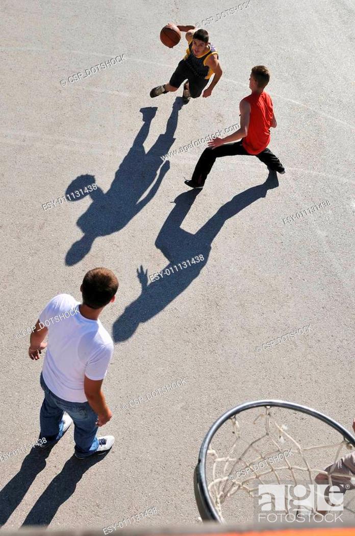 Imagen: street basketball.