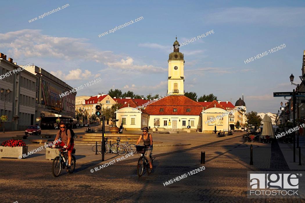 Stock Photo: Poland, Podlaskie, Bialystok, Kosciuszko Square, Town Hall.