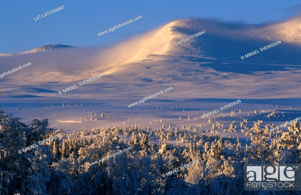Stock Photo: Dalarna is the dales region of lakes and mountains, from the highlands of the Norwegian border to the lowland regions of the coast and the Dal.