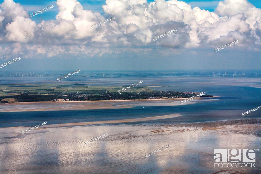 Photo de stock: Foehr Island, Aerial Photo of the Schleswig-Holstein Wadden Sea National Park in Germany.