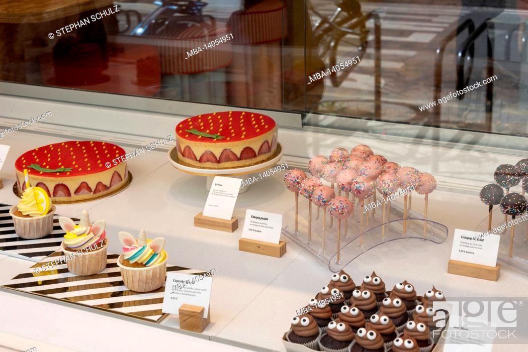 Imagen: france, paris, display of a patisserie, pastry shop in paris.