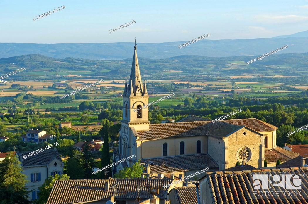 Stock Photo: France, Europe, Provence, South of France, Bonnieux, view, church, village, Roussillon, ochre, rock, place of interest, nature, outside, day, nobody,.