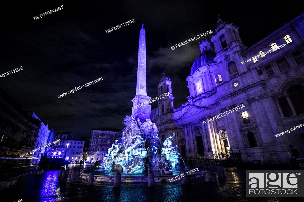 Imagen: Light show in Piazza Navona, in addition to the static projections, Acea, in collaboration with Roma Capitale, has created a light show that will give visitors.