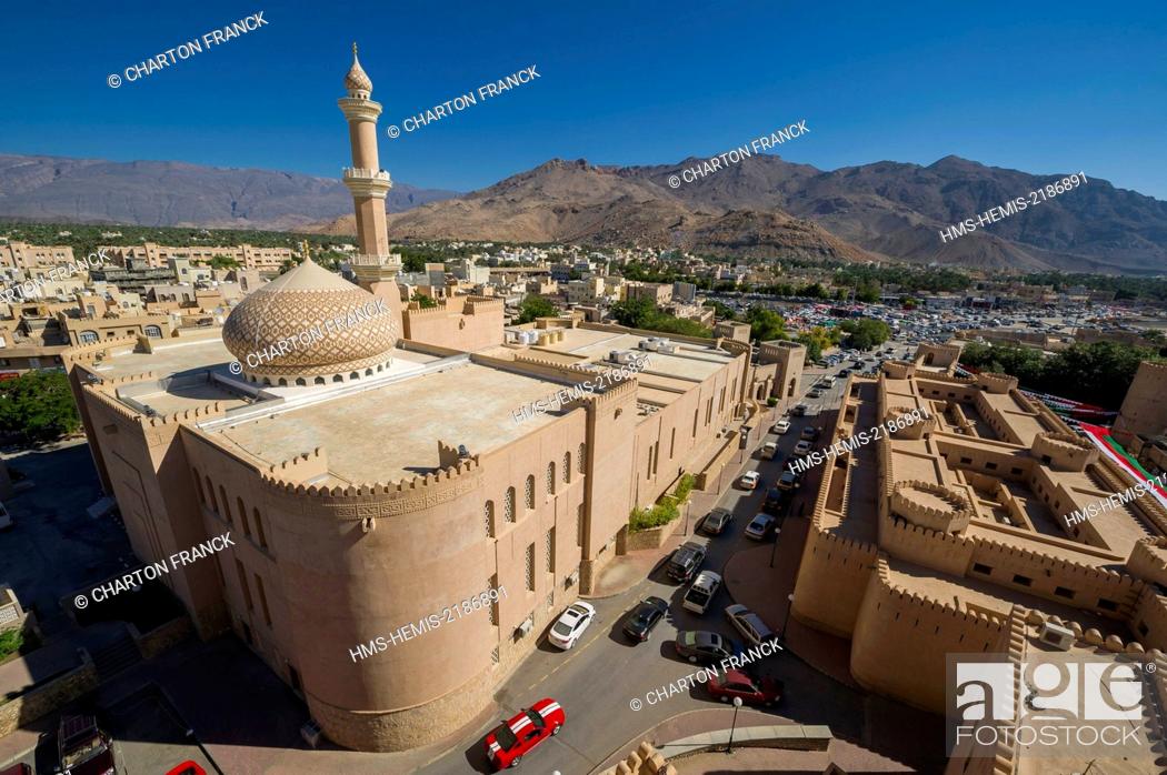 Stock Photo: Oman, Ad-Dakhiliyah, Nizwa, general view from the top of Nizwa Fort.