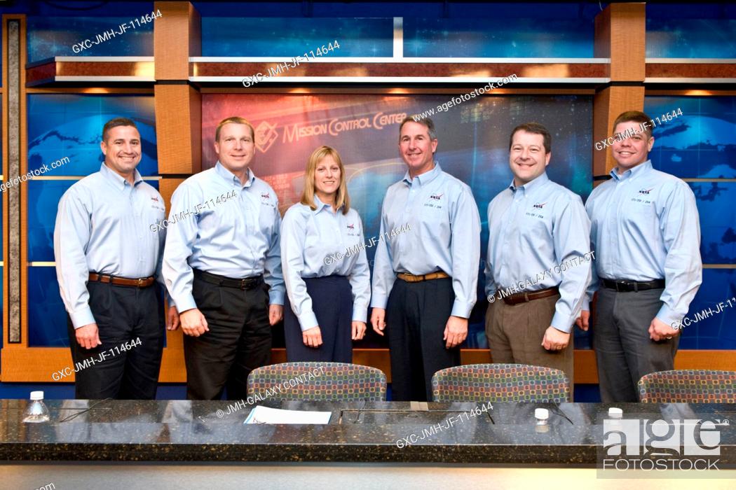 Stock Photo: The STS-130 crew members pose for a portrait following a preflight press conference at NASA's Johnson Space Center. From the left are NASA astronauts George.