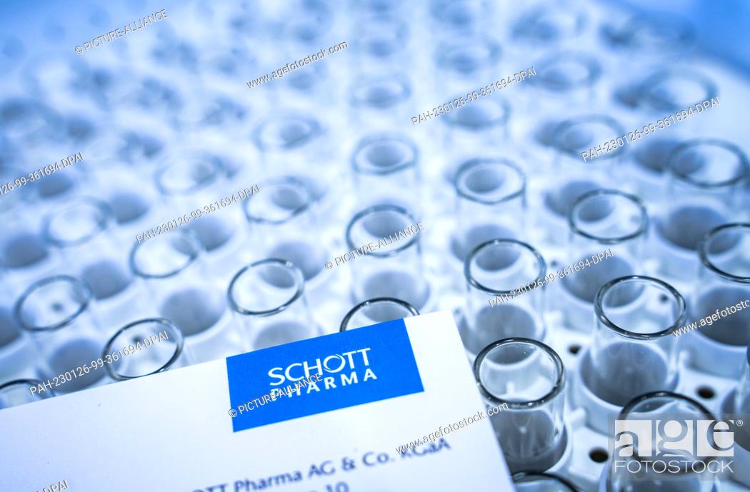 Stock Photo: PRODUCTION - 25 January 2023, Rhineland-Palatinate, Mainz: A box full of cartridges, mainly used for filling and administering insulin.