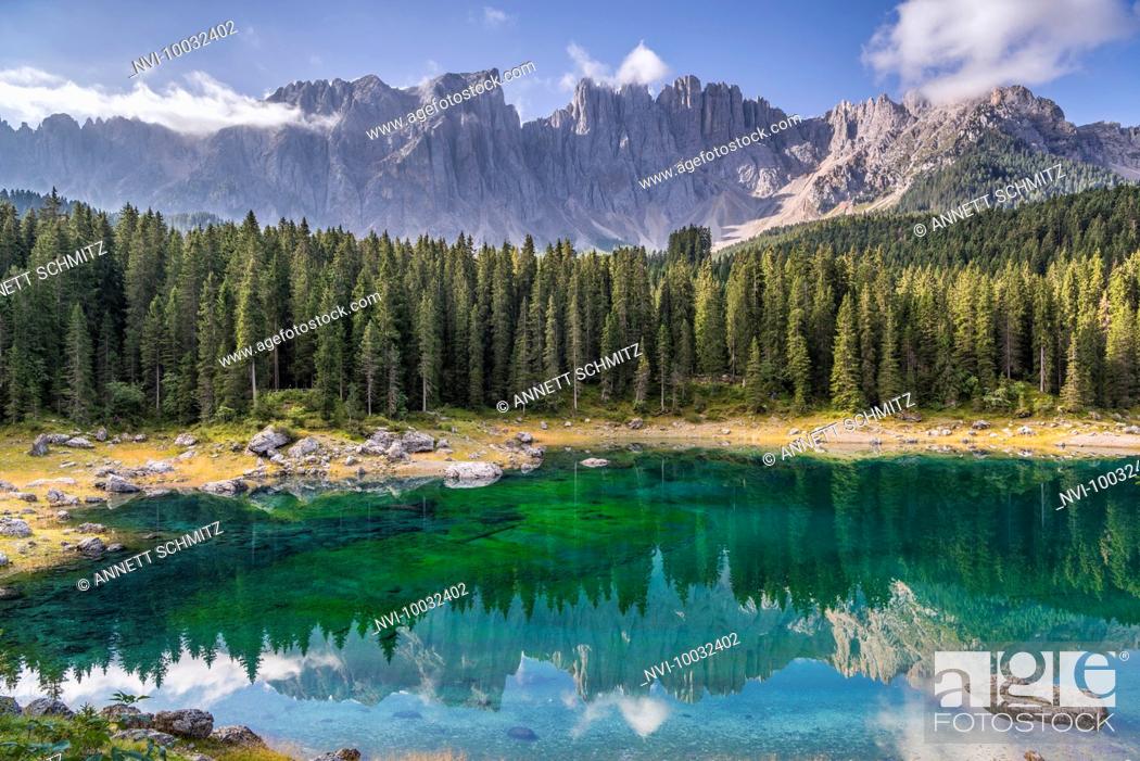Photo de stock: Latemar mountain and Karersee, Dolomites, South Tyrol, Italy.