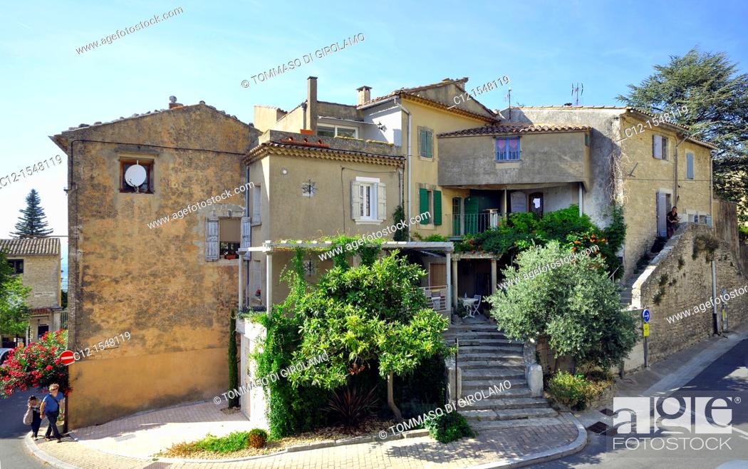 Stock Photo: Provence, Luberon, Bonnieux.