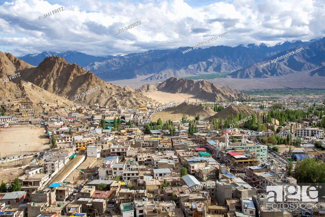 Photo de stock: view at Leh, Ladakh, India from old Palace at top of hill.