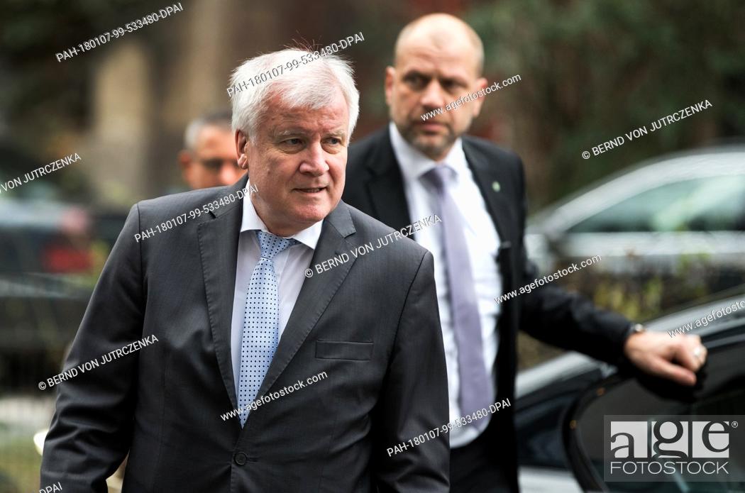 Stock Photo: Bavarian Premier and leader of the Christian Social Union (CSU), Horst Seehofer, arrvies at the Willy-Brandt-Haus at the start of exploratory talks between the.