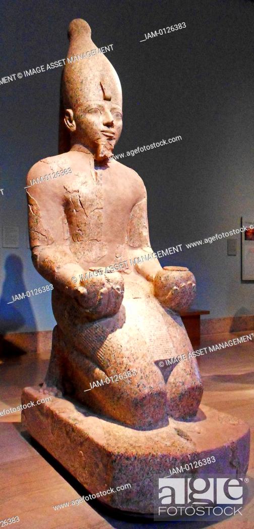 Stock Photo: Kneeling statue of Queen Hatshepsut. 18th Dynasty, Egyptian Pharaoh. Reigned 1473-1458BC. Granite from Thebes.
