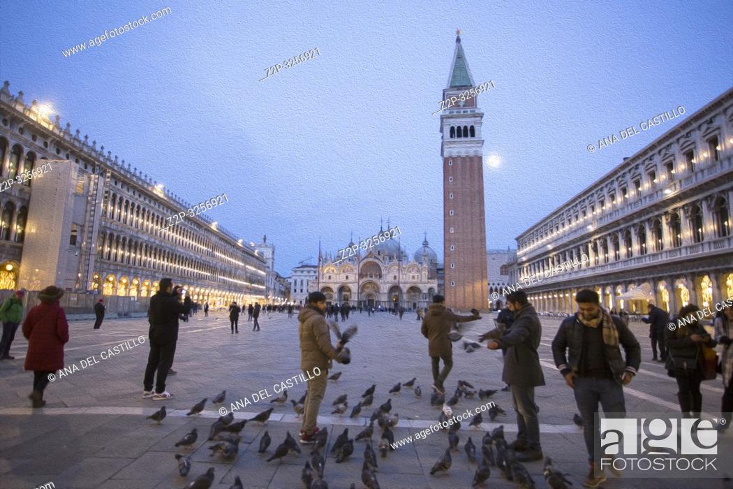 Photo de stock: Venice, Veneto, Italy : Twilight at St Marks square.