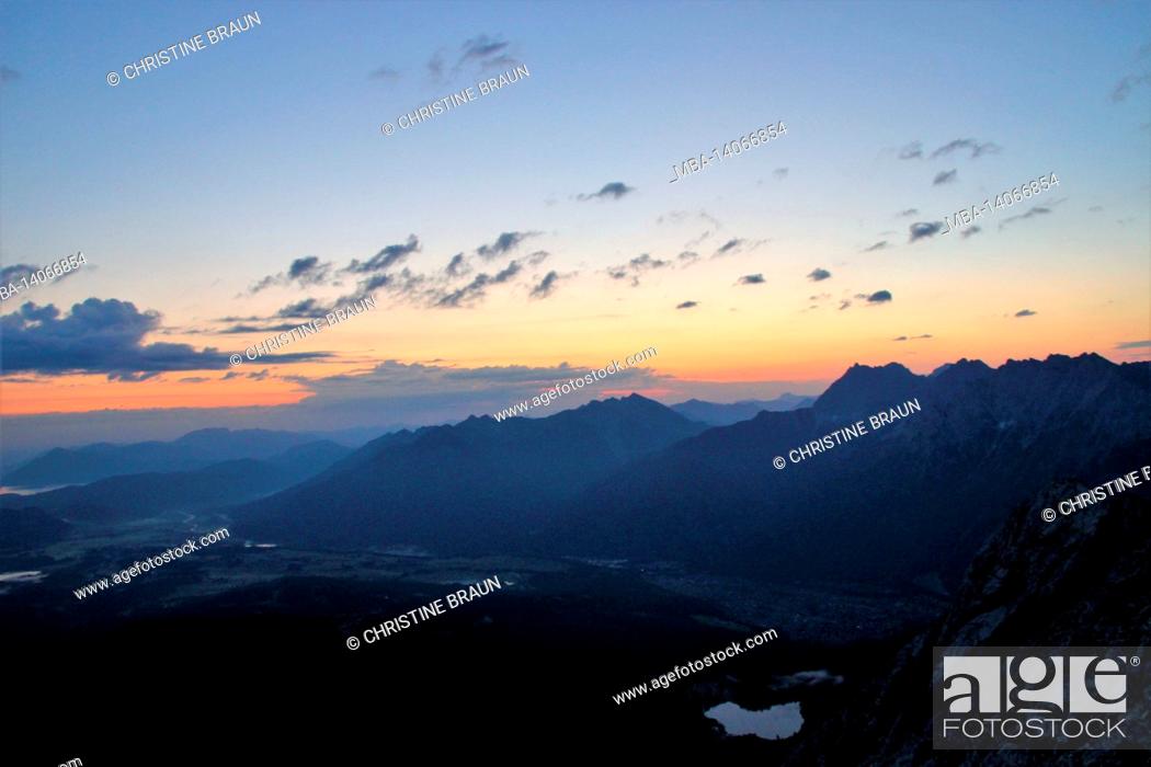 Stock Photo: hike, obere wettersteinspitze, 2.297m, view of the karwendel, karwendel mountains, blue, violet, cloud mood, sunrise, germany, bavaria, upper bavaria.