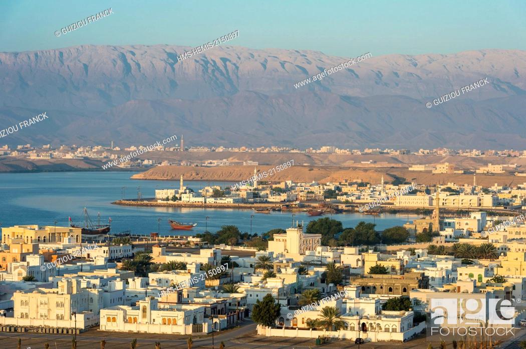 Stock Photo: Sultanate of Oman, gouvernorate of Ash Sharqiyah, the port of Sur.