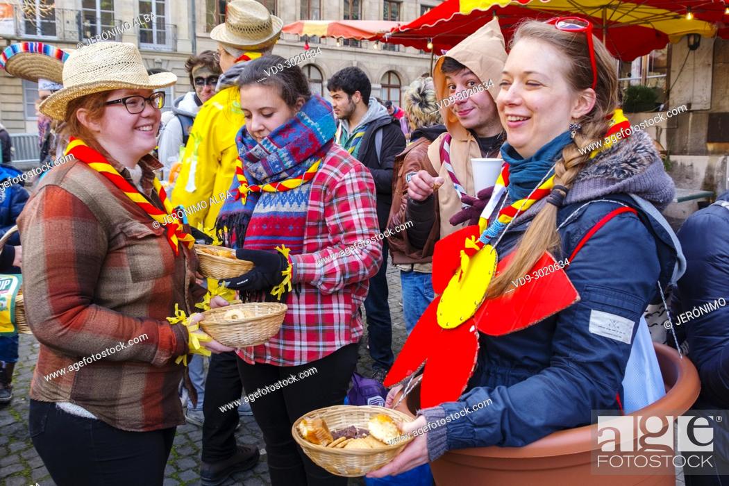 Stock Photo: Fête de l'Escalade. Traditional festival Escalade ceremony is held every year on December 11th and 12th, Old town, historic center. Geneva.