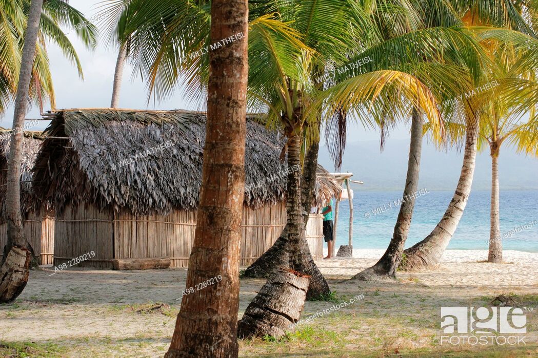 Stock Photo: traditional hut of the Kuna Indians on the sandy beach of San Blas Islands, Panama, Central America.