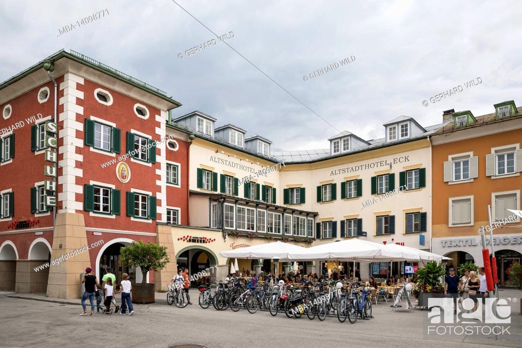 Imagen: main square in lienz with multi-colored buildings, east tyrol, lienz district, tyrol, austria.