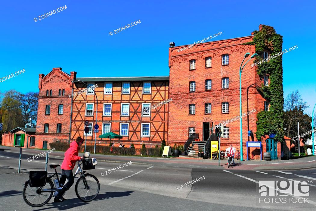 Stock Photo: Traffic Light, Horizontal, Location, Friendly, Bicycle, Transport, Protection, Hanging, House, Europe, Straight, City, Traffic, Historic, Old, Urban, Architecture, Building, Town, Way, Germany, Carriage, Mobile, Environment, Lamp, Brick, Gastronomy, Contact, Shot, Mobility