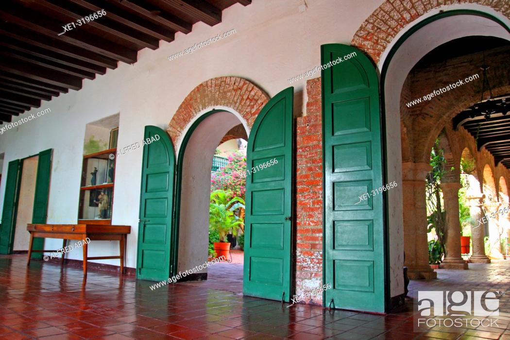 Imagen: doors, Convent of Our Lady of Candelaria de la Popa, Cartagena de Indias, Colombia.