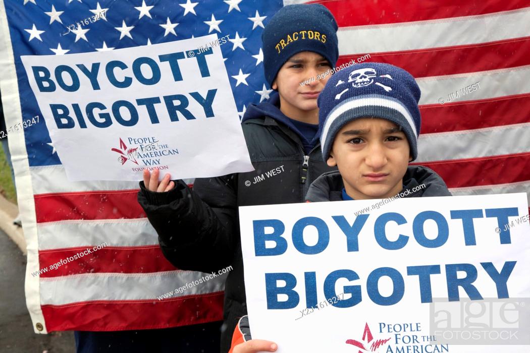 Stock Photo: Allen Park, Michigan - An interfaith group of Muslim, Baptist and other religious leaders picketed a Lowe's home improvement store to protest the chain' action.