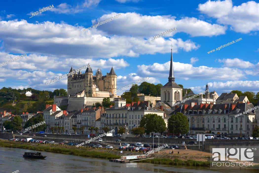 Stock Photo: Saumur, Castle, Chateau de Saumur, Saumur Castle, Dawn, Maine et Loire, Loire Valley, Loire River, Val de Loire, UNESCO World Heritage Site, France.