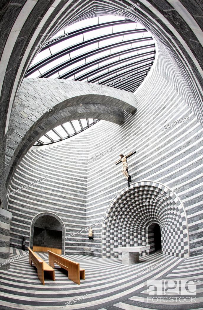 Interior of the Church of San Giovanni Battista, architect Mario Botta,  Fusio, Mogno, Lavizzara, Foto de Stock, Imagen Derechos Protegidos Pic.  IBR-4028519 | agefotostock
