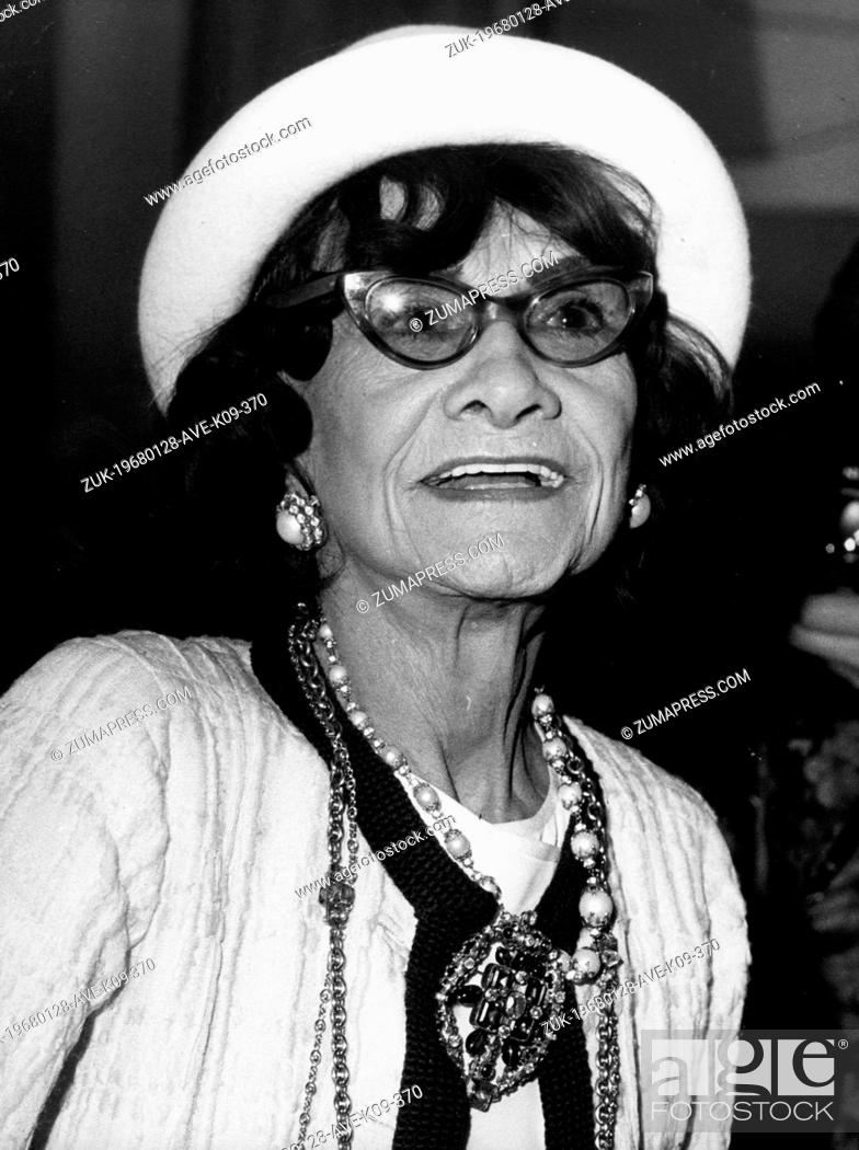 angreb gerningsmanden Verdensrekord Guinness Book Jan. 28, 1968 - Paris, France - (File Photo) COCO CHANEL (born Gabrielle  Bonheur Chanel) was a..., Stock Photo, Picture And Rights Managed Image.  Pic. ZUK-19680128-AVE-K09-370 | agefotostock