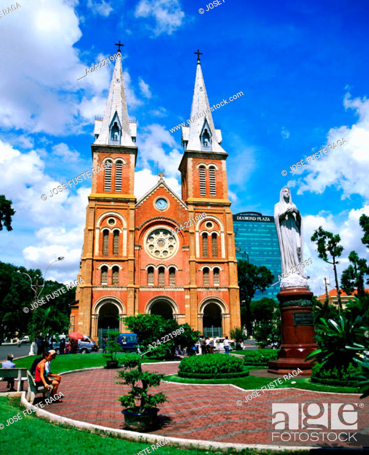 Íncubo llamada Pulido Notre Dame Cathedral in Ho Chi Minh City. Vietnam, Foto de Stock, Imagen  Derechos Protegidos Pic. A24-221989 | agefotostock