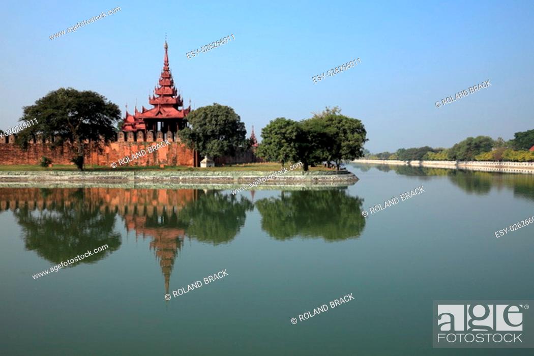 Stock Photo: City, Palace, Mirror, Buddhism, Fortress, Pagoda, Myanmar, Burma, City Wall, Mandalay, Konigspalast, Irawadi