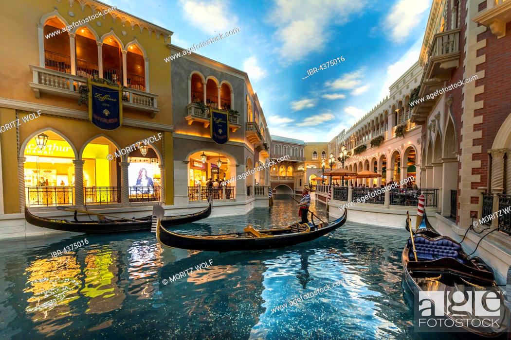orar Pacer siga adelante Replica of Venice, Venetian gondolas on canal, artificial sky, The Venetian  Resort Hotel Casino, Foto de Stock, Imagen Derechos Protegidos Pic.  IBR-4375016 | agefotostock