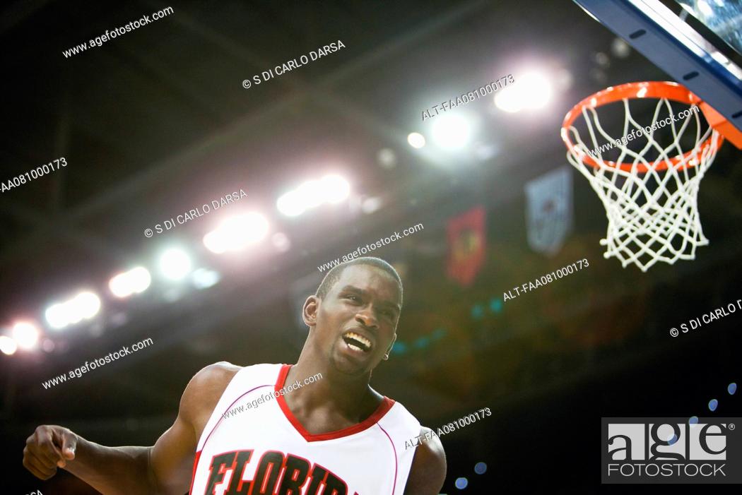 Photo de stock: Basketball player shouting.