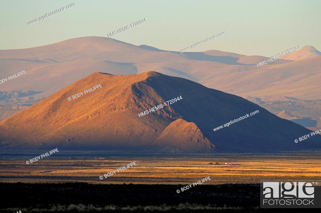 Stock Photo: Argentina, Province of Ju Juy, Natural reserve - Laguna de los Pozuelos, landscape.