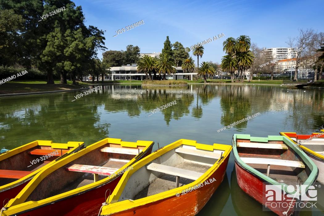 Stock Photo: Lake, gardens and pleasure boats. University of Lisbon, Portugal. Europe.