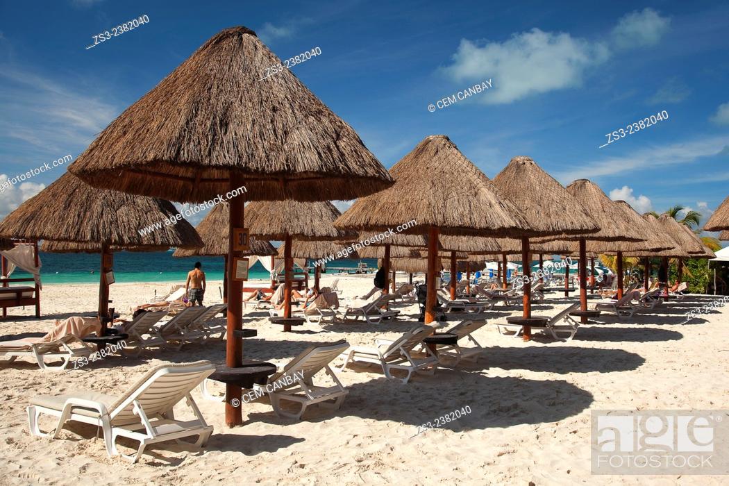 Stock Photo: Scene from the beach with umbrellas and sunbeds, Isla Mujeres, Cancun, Quintana Roo, Yucatan Province, Mexico, Central America.