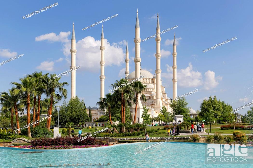 Stock Photo: Turkey, Adana, Sabanci Central Mosque.