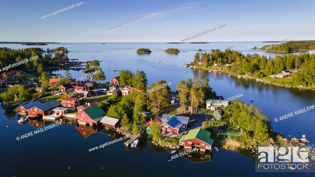 Stock Photo: Skärså. The archipelago outside Söderhamn, Hälsingland. Photo: André Maslennikov.