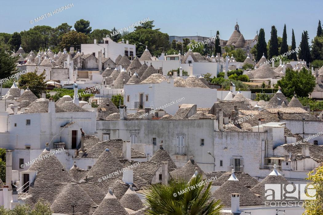Stock Photo: Trulli houses with conical roofs in Alberobello.