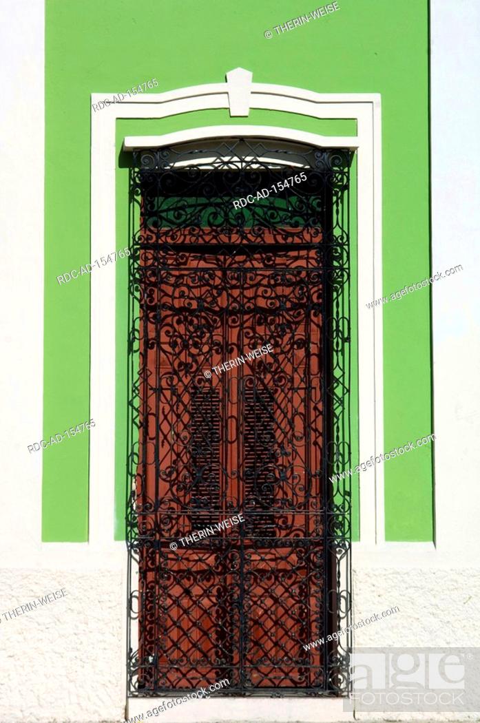 Stock Photo: House door Campeche province of Campeche Yucatan peninsula Mexico.