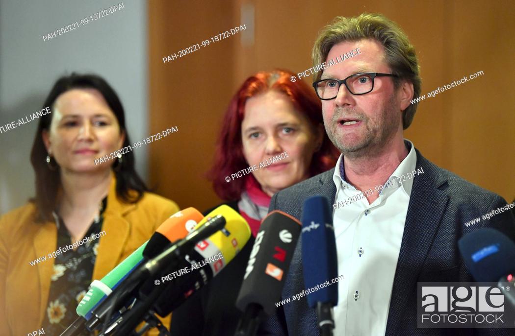 Stock Photo: 21 February 2020, Thuringia, Erfurt: Dirk Adams, head of the parliamentary group of Bündnis90/Die Grünen in Thuringia, makes a statement after another meeting.